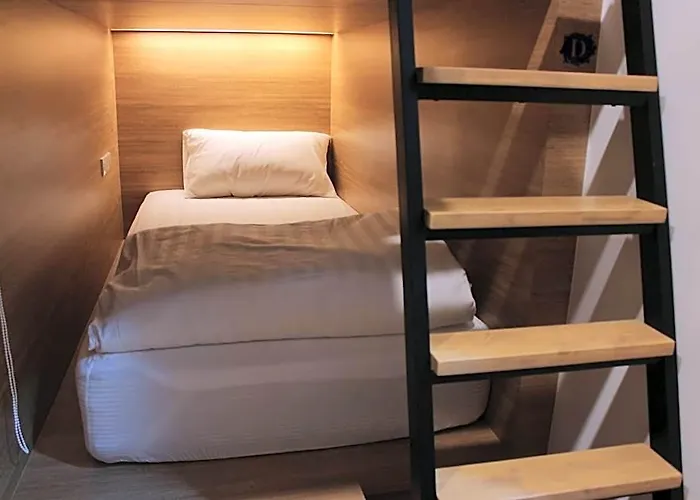 Atnest Hotel 2*